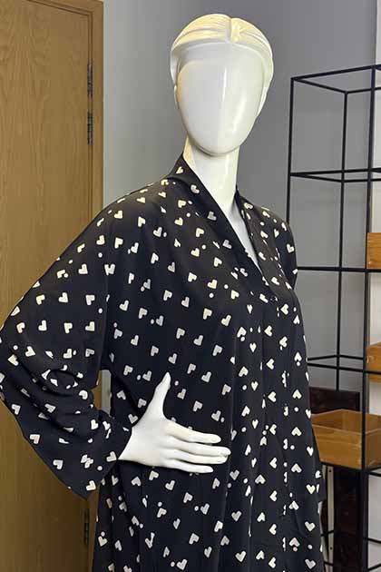 White Qalb Black Abaya | Printed Front-Open